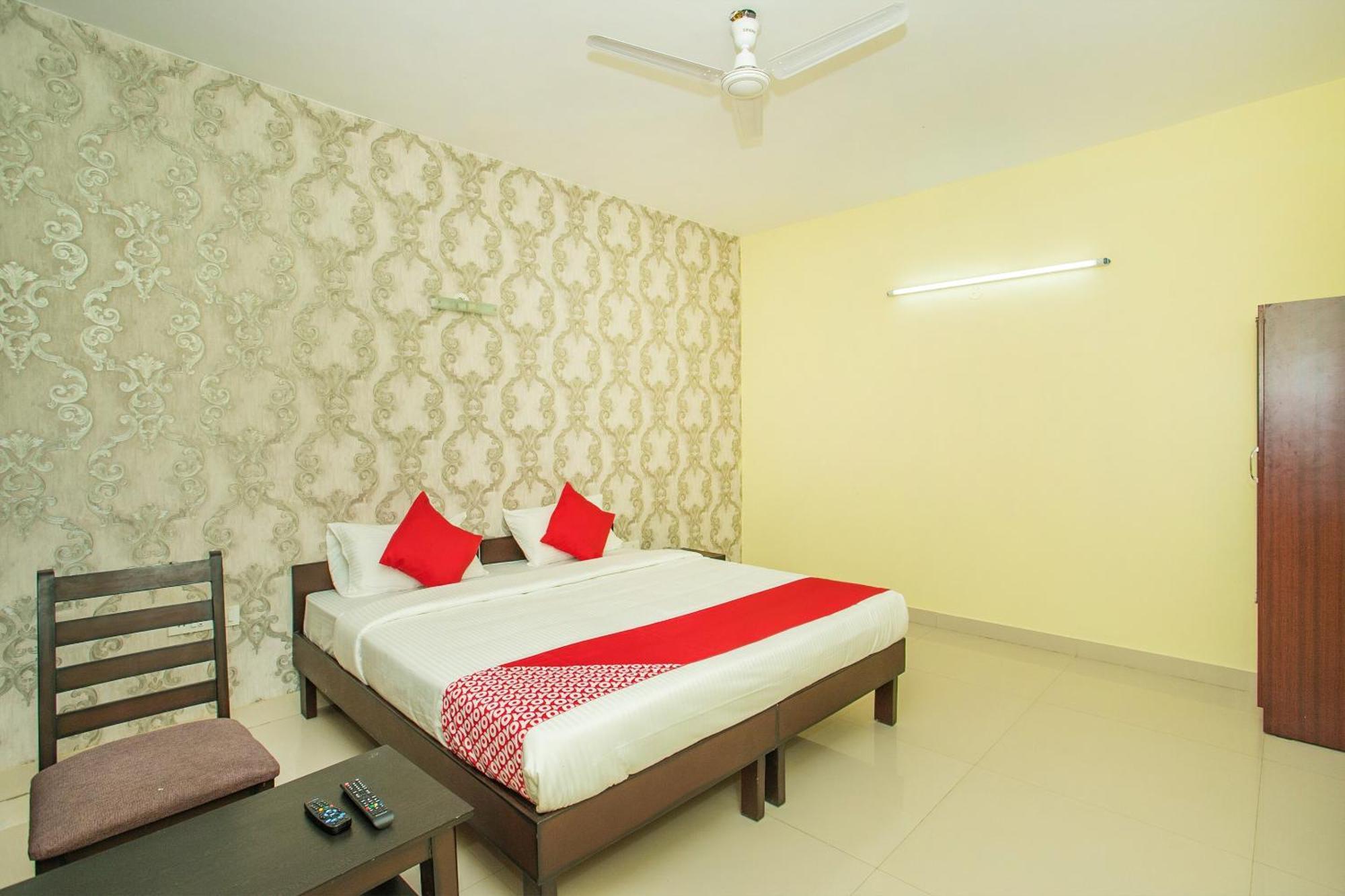 Jālahalli Hotel O Gymkhana Comforts מראה חיצוני תמונה